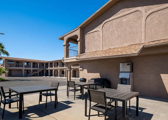 Travelodge By Wyndham Parker